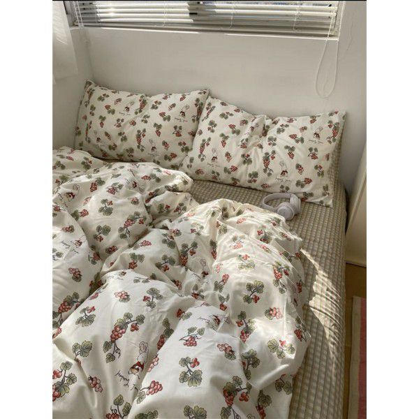 Cartoon cute pure cotton four piece set, all cotton bed sheets, quilt covers, single bed items for student dormitories