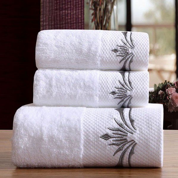 Enlarged and thickened bath towel for both male and female adults, absorbent and soft couple bath towel towels