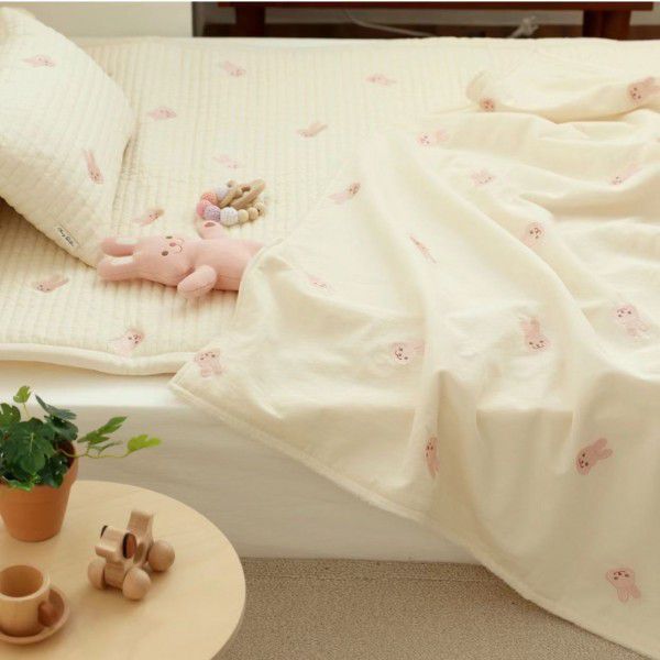 Autumn and Winter Cartoon Bear Head Embroidery Coral Plush Blanket Soft Baby Lunch Half Edge Plush Cover Blanket Sofa Blanket