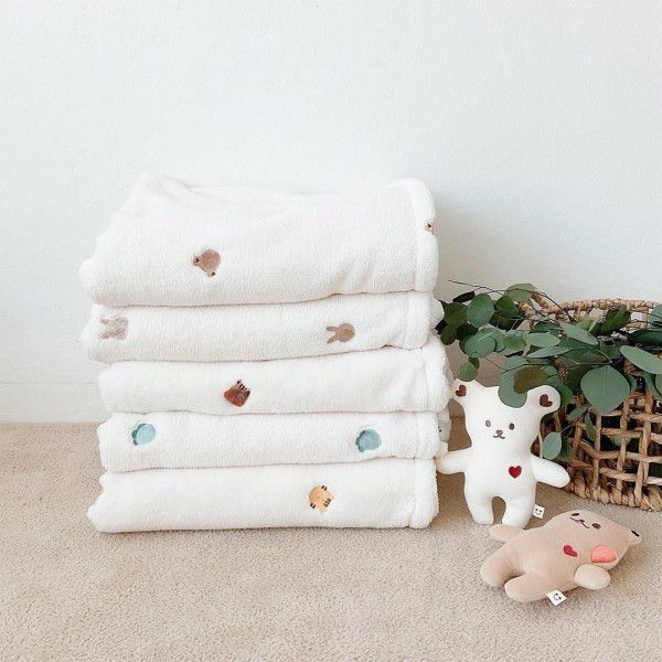 Covering blankets in spring, autumn, and winter, going out to embrace cute bear rabbit embroidered baby blankets, napping blankets in the afternoon